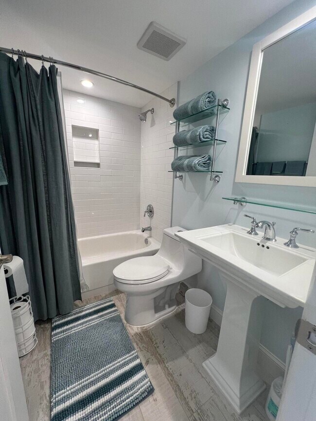 Building Photo - 7410 S Ocean Dr