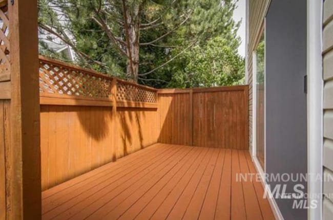 Building Photo - Townhome Columbia Village – Close to Everything Boise Offers