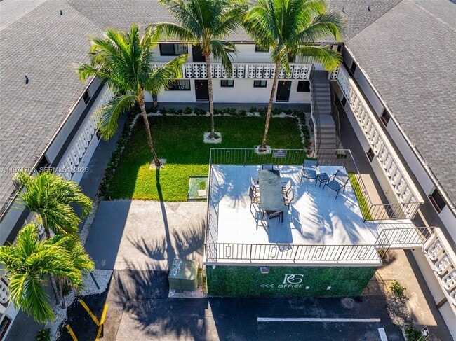 Building Photo - 1330 W 29th St