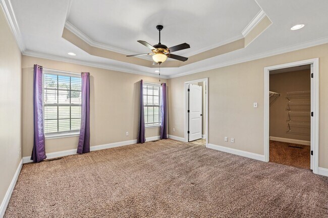 Building Photo - Lovely, Single Level, 3 Bedroom 2 Bath Home