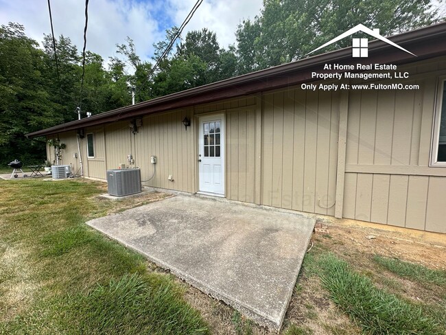 Building Photo - 107 Spruce Dr