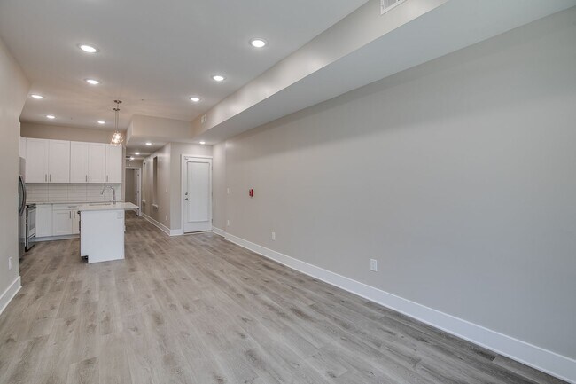 Building Photo - 2017 N College Ave