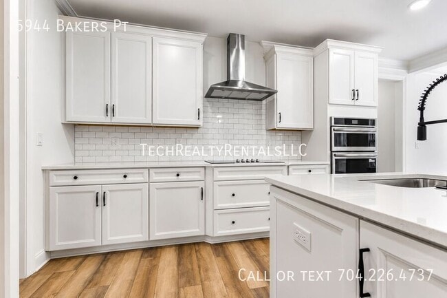 Building Photo - 5944 Bakers Point