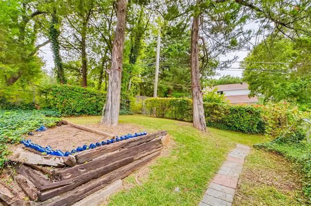 Building Photo - 3829 Treeline Dr