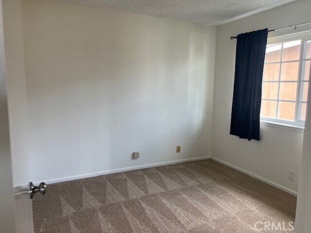Building Photo - 20252 Everglades Ln