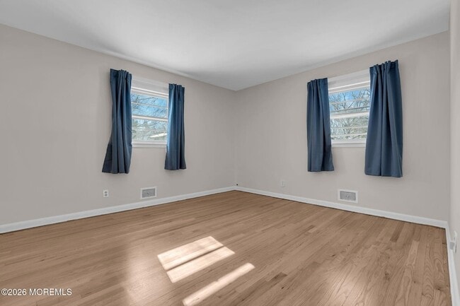 Building Photo - 7 Klein St