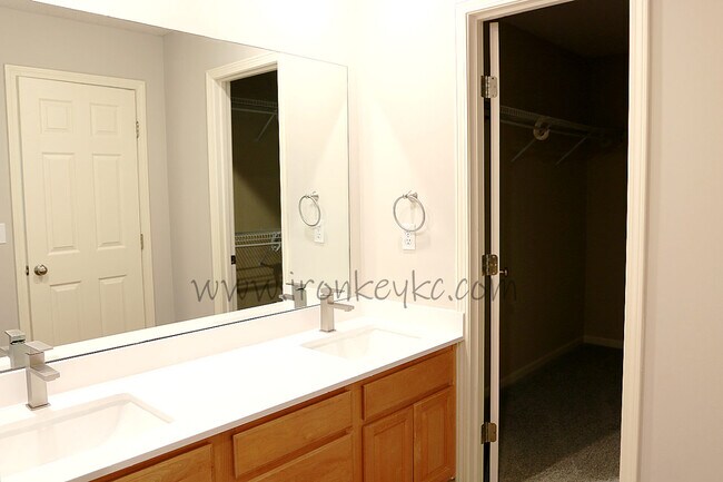 Building Photo - 9219 Boehm Dr