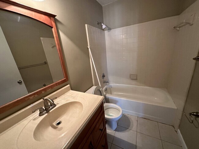 Building Photo - 2735 SW 35th Pl