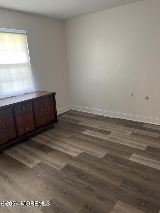 Building Photo - 105C Buckingham Dr