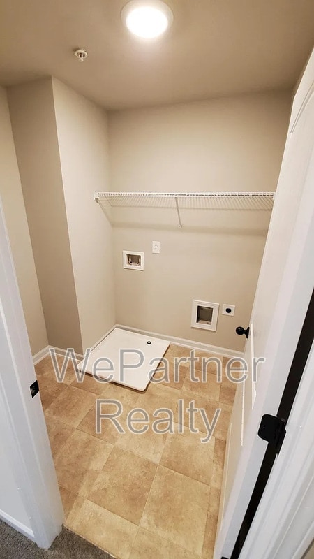 Building Photo - 1055 Bayrose Cir