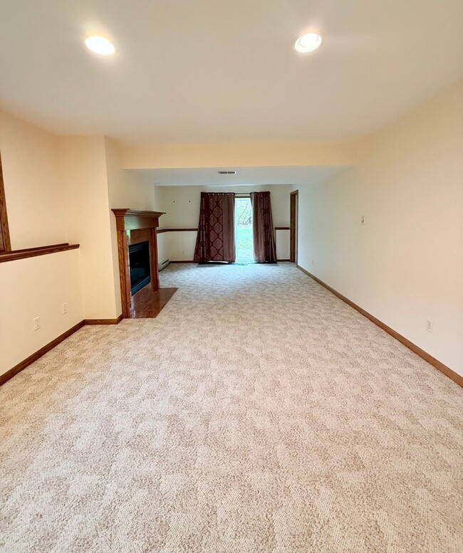 Building Photo - **MOVE-IN SPECIAL** Four Bedroom Home in T...