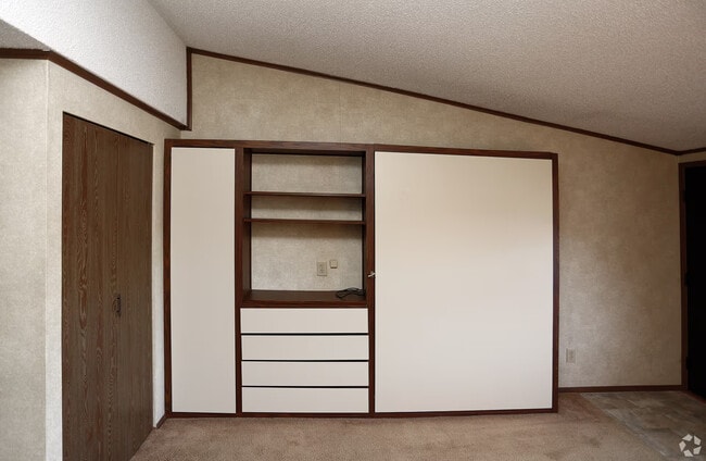 Building Photo - 377 Brunswick-