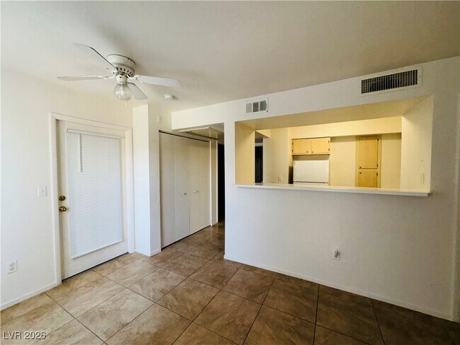 Building Photo - 1150 N Buffalo Dr