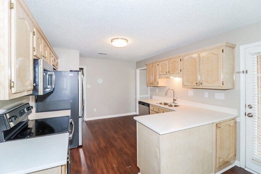 Building Photo - 4101 Persimmon View Cove