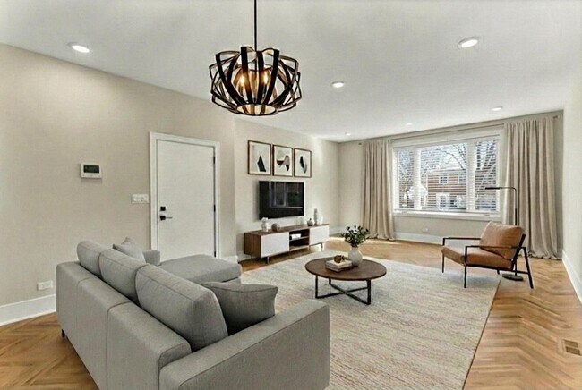 Building Photo - 4846 S St Lawrence Ave