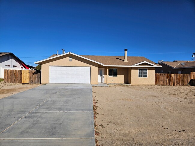 Primary Photo - 3 bedroom / 2 bathroom house for RENT!