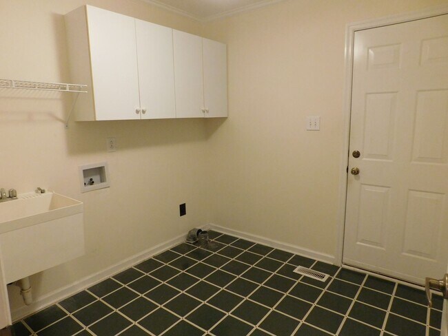 Building Photo - 914 Muirfield Pl