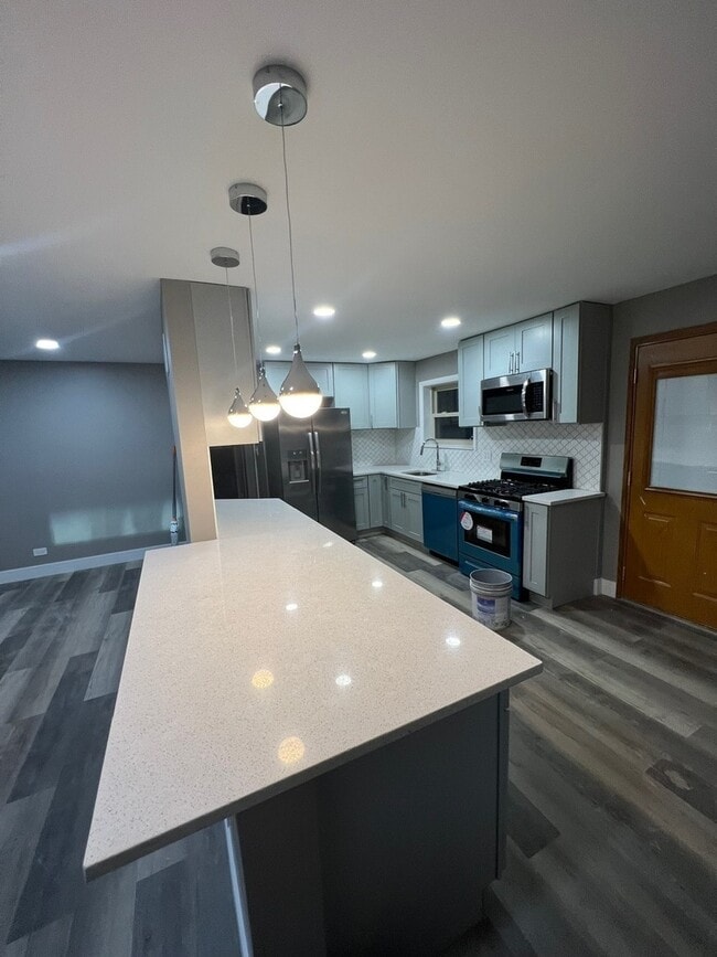 Building Photo - 1631 Dundee Rd