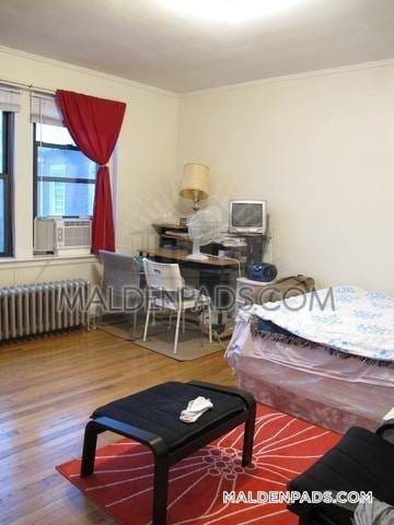 Building Photo - 349 Pleasant St