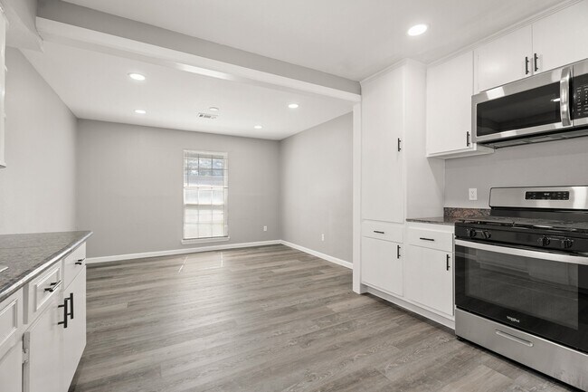 Building Photo - 2707 Mt Vernon Dr