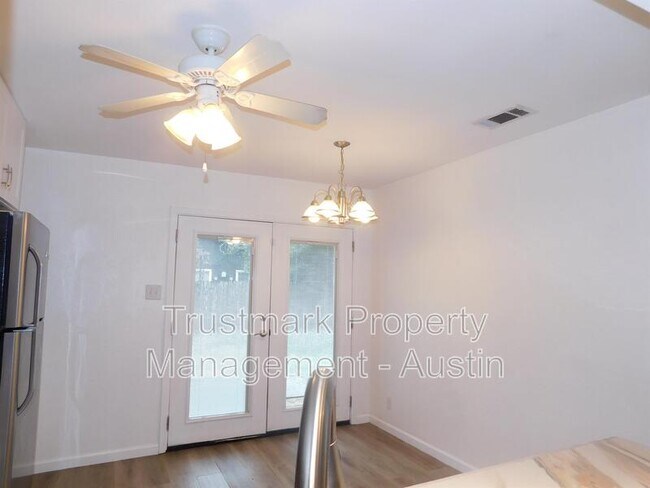Building Photo - 11908 Broad Oaks Dr