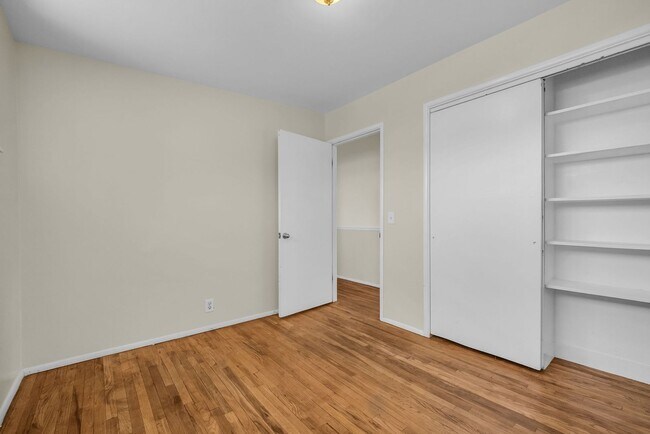 Building Photo - Cottonwood Heights