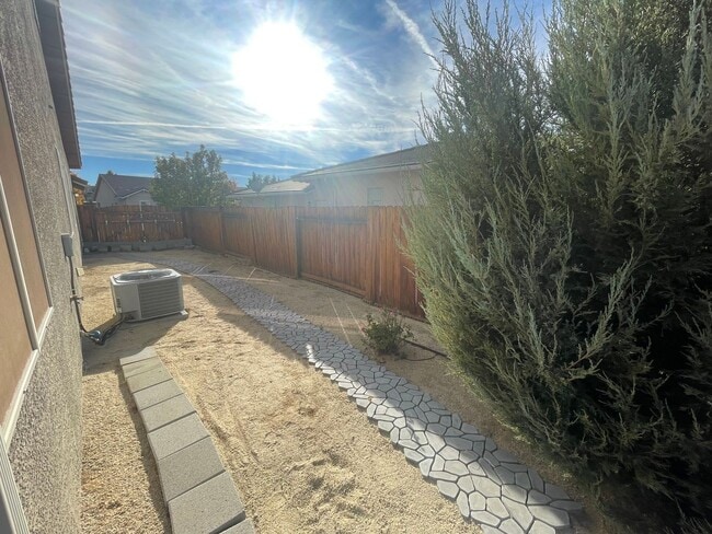 Building Photo - Sparks Home in Gated Community!