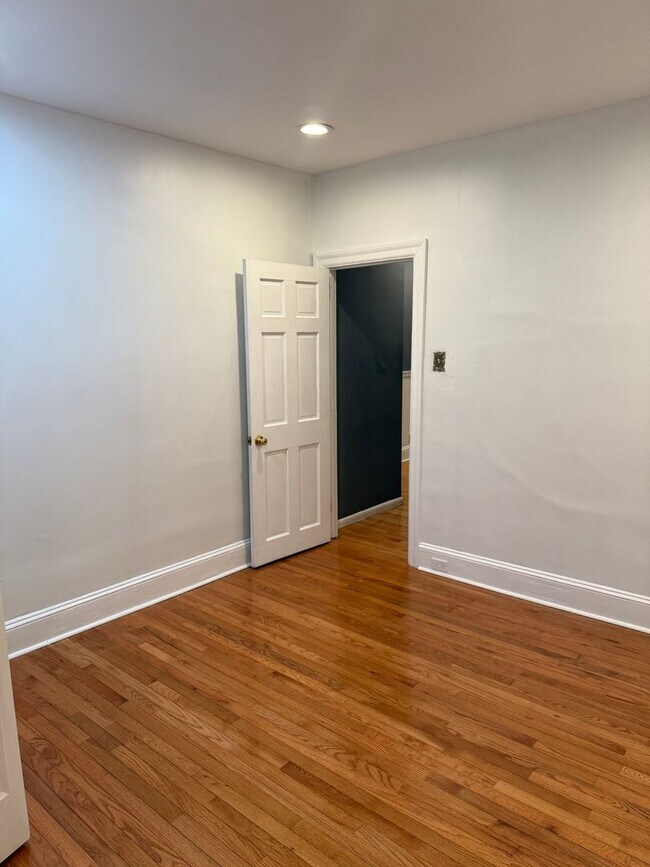 Building Photo - High_1368