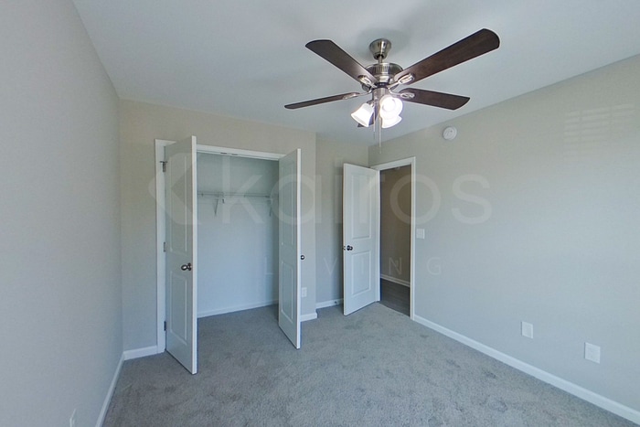 Building Photo - 724 Park Ln