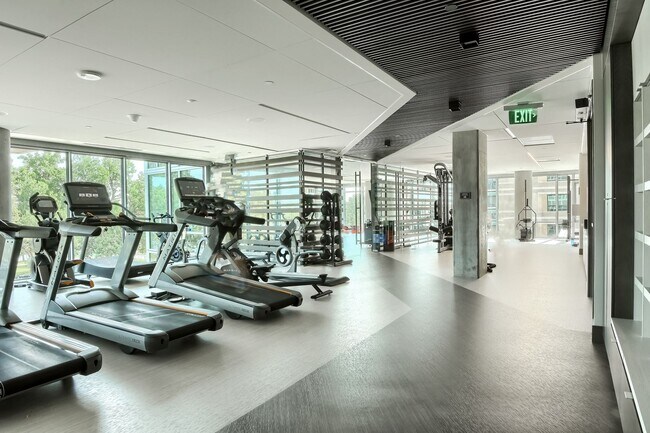 Building Photo - Two Bedroom Penthouse in Denver