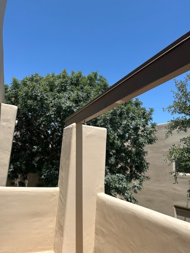 Building Photo - 2 Bedroom/2 bath Condo in the Mission de L...