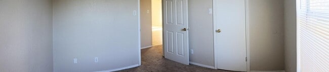 Building Photo - 2301 Flintstone Cir