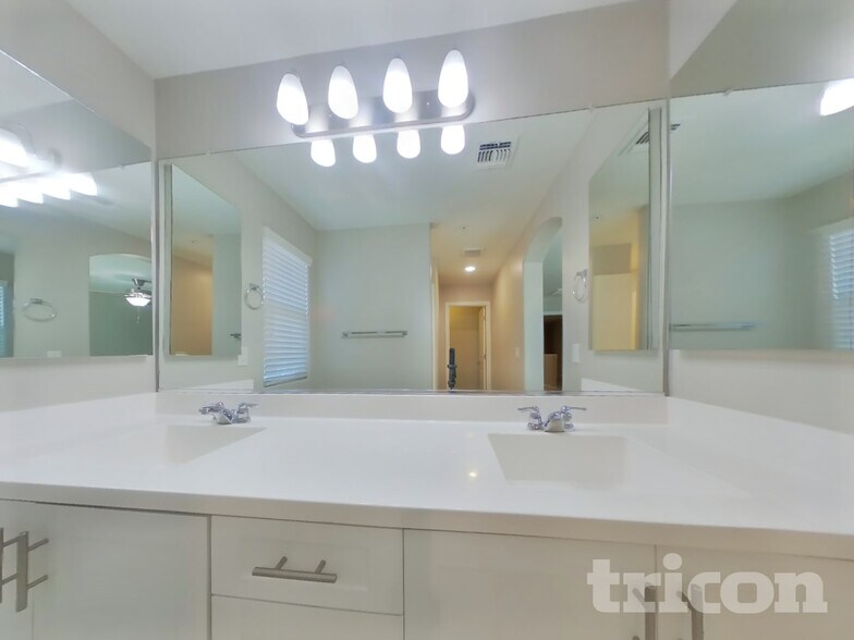 Building Photo - 12594 W Steed Ridge