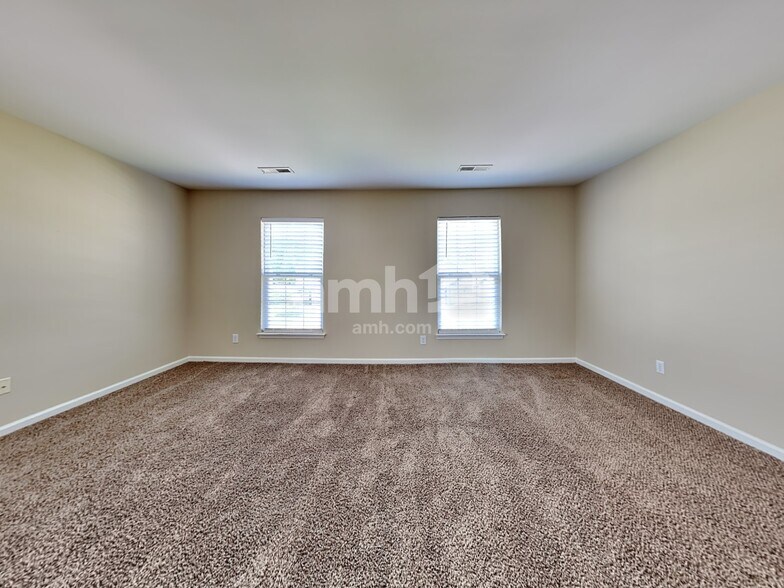 Building Photo - 7740 Desoto Dr