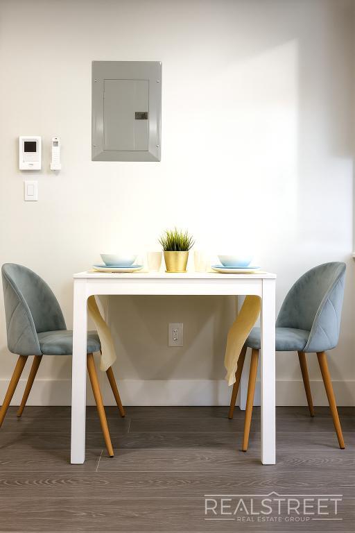 Building Photo - Stunning 1 Bed Near Prospect Park