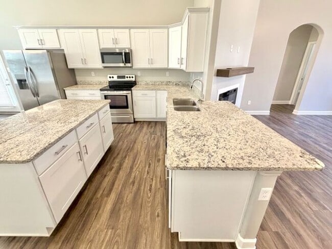 Building Photo - Now Leasing a 5-bedroom 3 bath home on Byhalia