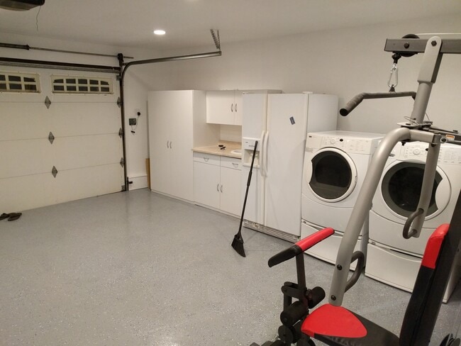 Building Photo - 15672 S Myrtle Ave