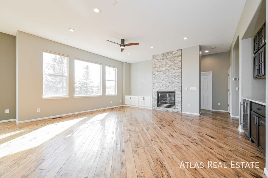 Building Photo - 6242 S Oak Hill Ct