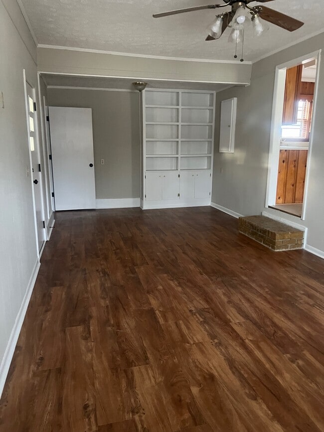 Building Photo - 5705 Creighton St