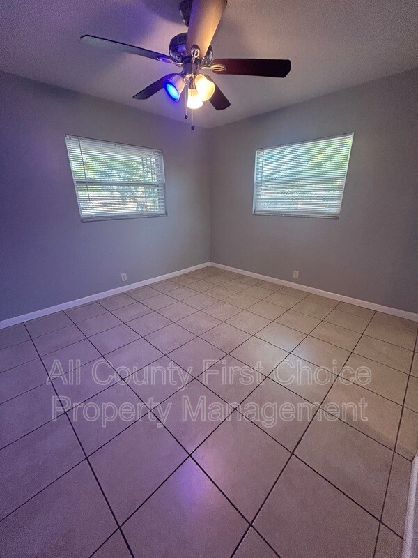 Building Photo - 2390 14th Ave SW