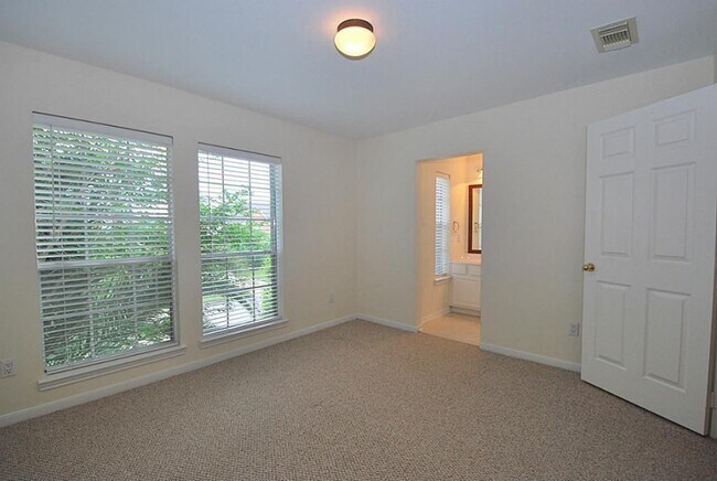 Building Photo - 9106 Memorial Pines Way