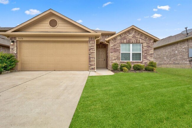 Building Photo - 5816 Roderick Dr