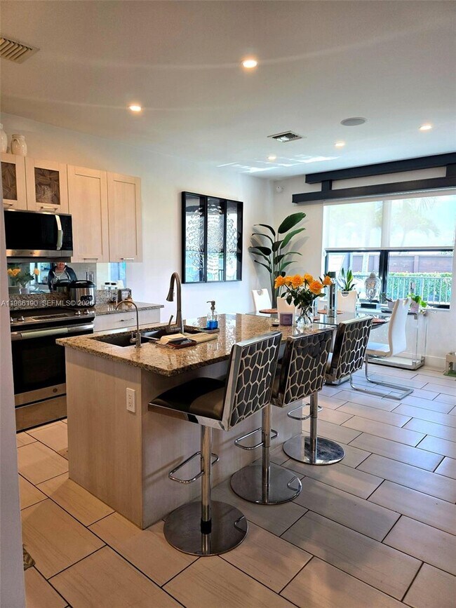 Building Photo - 15785 NW 91st Ct