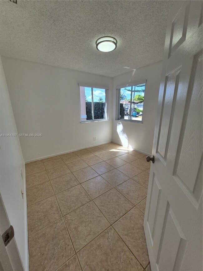 Building Photo - 16955 SW 142nd Pl