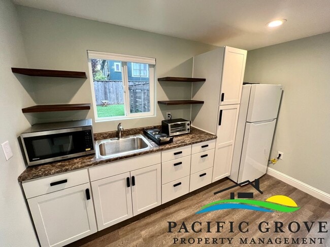 Building Photo - Junipero Ave Apartment Studio - Available ...