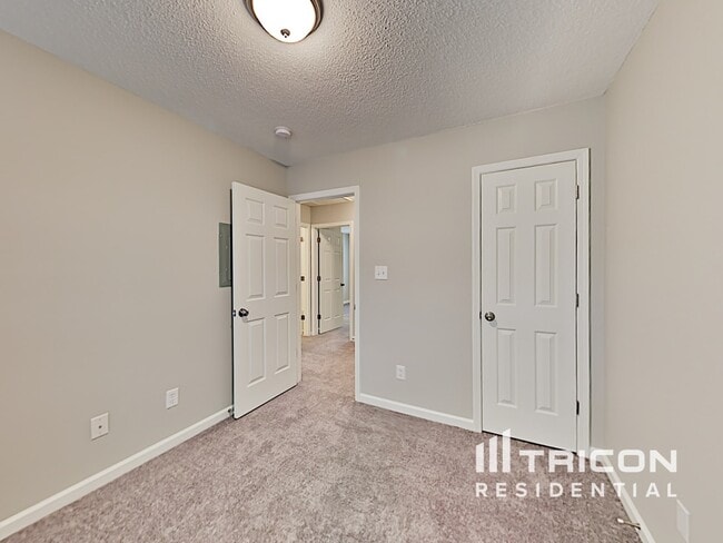 Building Photo - 2048 Ballston Pl