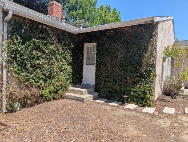 Building Photo - 14656 La Maida St