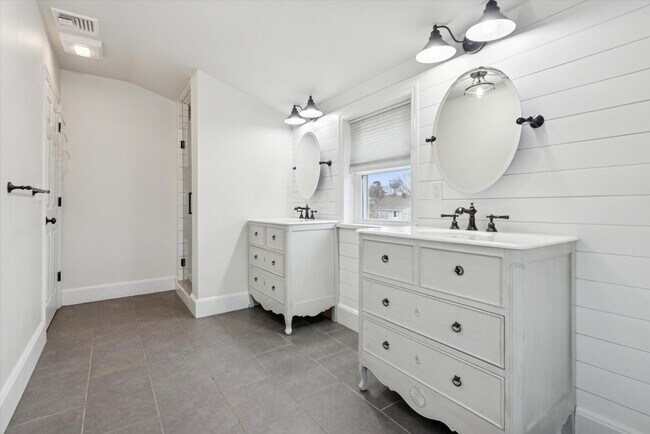 Building Photo - Available now! Charming Updated Twin in West Chester Borough — Walk to Everhart Park & Downtown!