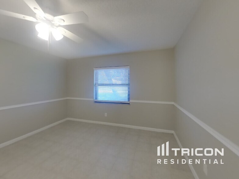 Building Photo - 38750 James Ct