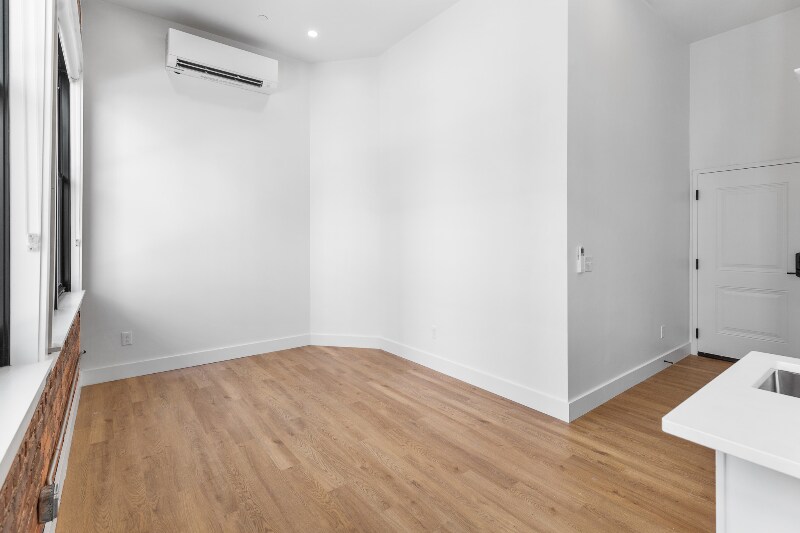 Building Photo - 101 Richmond St